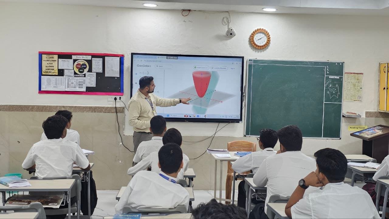 Guiding a hands-on learning activity in the classroom